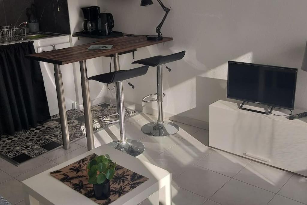 Appartamento Studio Climatise, Lumineux A 5 Min De La Promenade Des Anglais Nizza Esterno foto